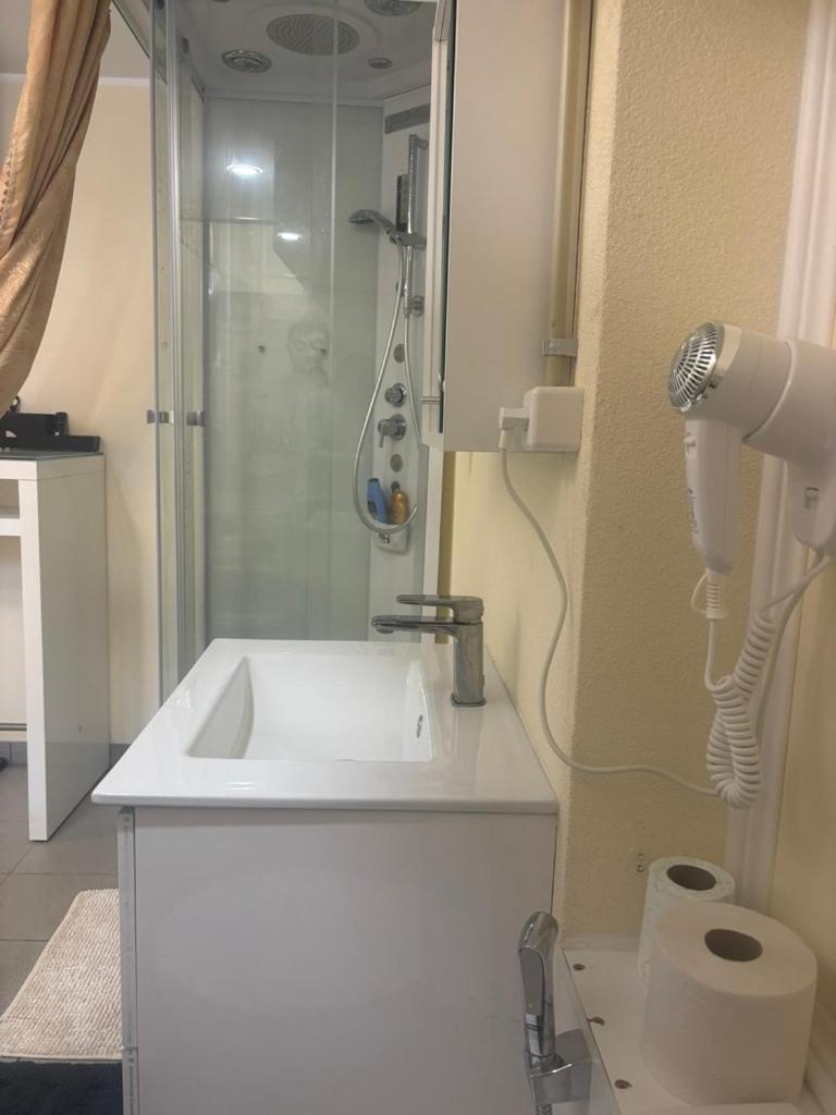 Small Apartments In Lamone 외부 사진